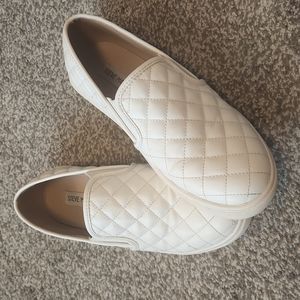 Steve Madden White slip ons